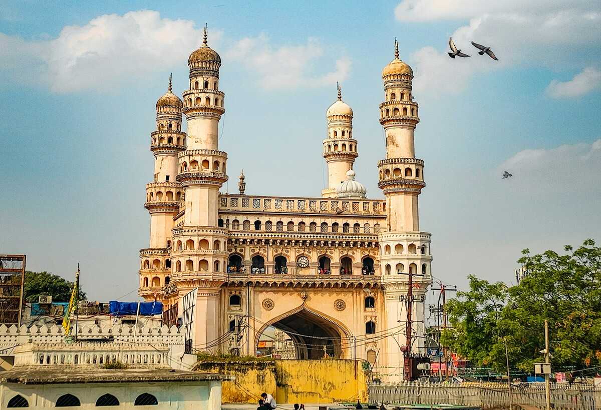 New Delhi, IN (DEL) → Hyderabad, IN (HYD)